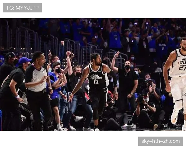 弗拉霍维奇如何突破顶级中卫的防守完成终结